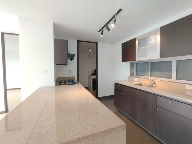 Apartamento de 2 alcobas en arriendo en El Poblado, Medellín, 91 m² · foto 14 de 20