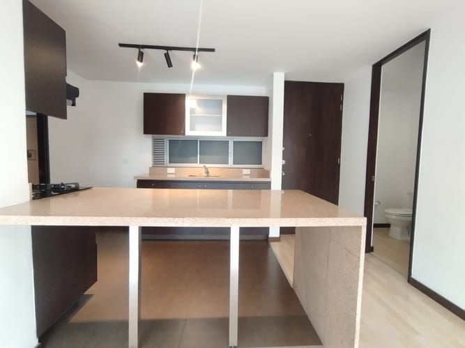 Apartamento de 2 alcobas en arriendo en El Poblado, Medellín, 91 m² · foto 15 de 20