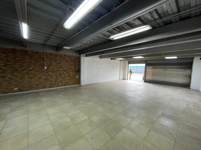 Local en arriendo en Laureles, Medellín, 130 m² · foto 3 de 9