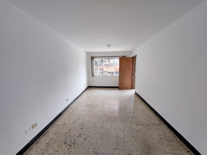 Casa de 4 alcobas en arriendo en Laureles, Medellín, 232 m² · foto 6 de 20