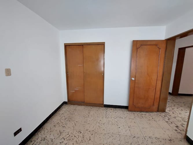 Casa de 4 alcobas en arriendo en Laureles, Medellín, 232 m² · foto 10 de 20