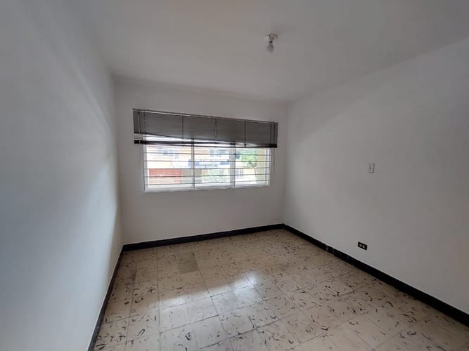 Casa de 4 alcobas en arriendo en Laureles, Medellín, 232 m² · foto 14 de 20