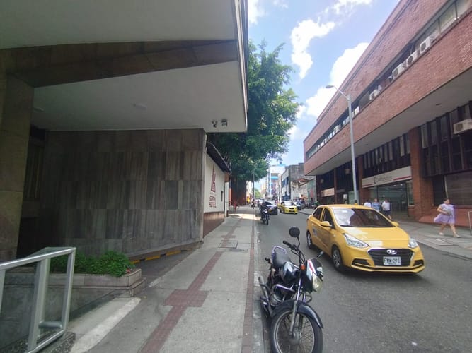 Local en arriendo en La Candelaria, Medellín, 25 m² · foto 2 de 12