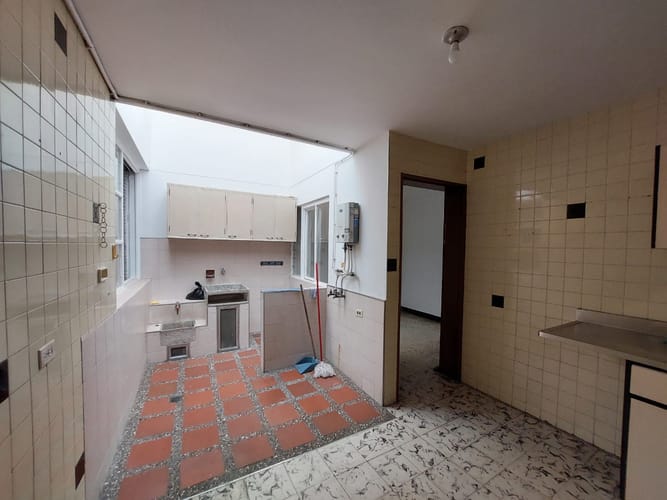 Casa de 4 alcobas en arriendo en Laureles, Medellín, 232 m² · foto 17 de 20