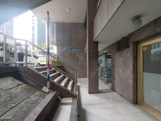Local en arriendo en La Candelaria, Medellín, 25 m² · foto 6 de 12