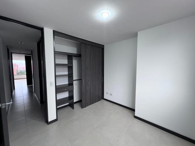 Apartamento de 3 alcobas en arriendo en Conquistadores, Medellín, 100 m² · foto 3 de 20