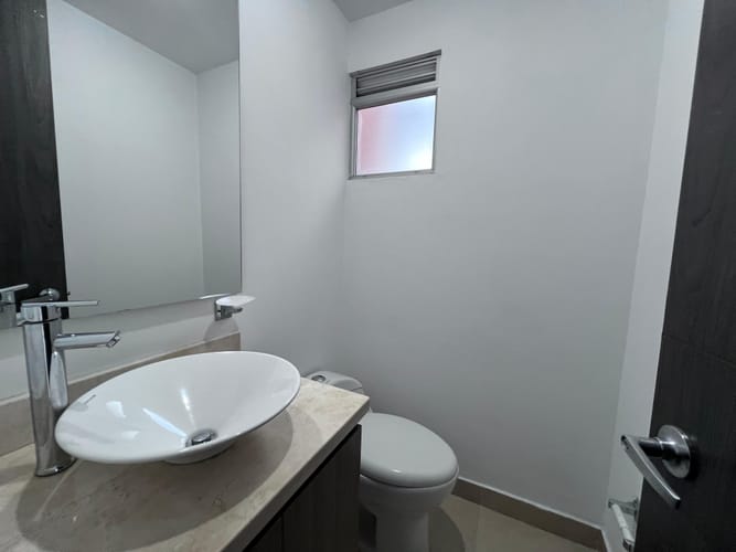 Apartamento de 3 alcobas en arriendo en Conquistadores, Medellín, 100 m² · foto 4 de 20