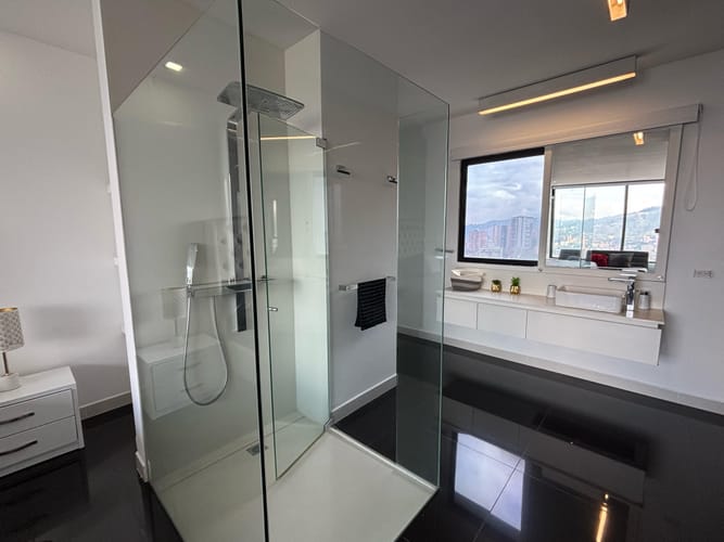 Apartamento en arriendo en Urbanización Las Cumbres, Medellín · foto 14 de 18