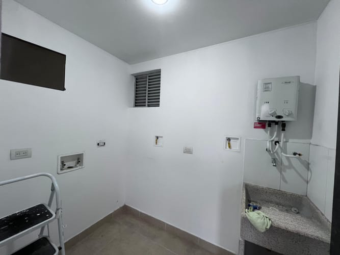 Apartamento de 3 alcobas en arriendo en Conquistadores, Medellín, 100 m² · foto 13 de 20
