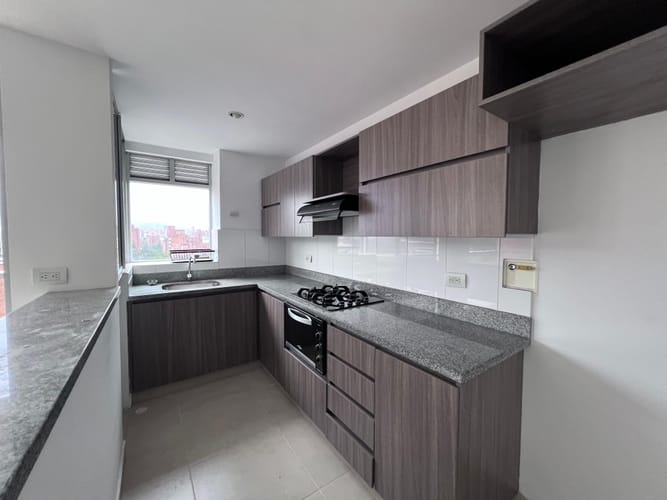 Apartamento de 3 alcobas en arriendo en Conquistadores, Medellín, 100 m² · foto 14 de 20