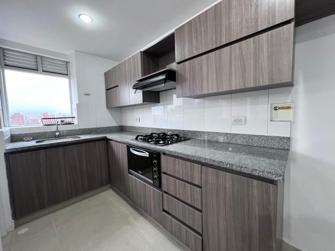 Apartamento de 3 alcobas en arriendo en Conquistadores, Medellín, 100 m² · foto 17 de 20