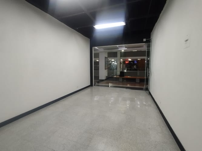Local en arriendo en El Poblado, Medellín, 35 m² · foto 3 de 14