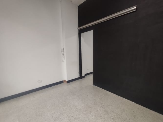 Local en arriendo en El Poblado, Medellín, 35 m² · foto 9 de 14