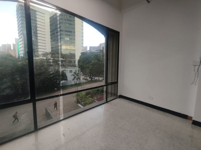 Local en arriendo en El Poblado, Medellín, 35 m² · foto 10 de 14