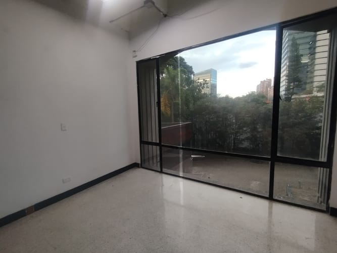 Local en arriendo en El Poblado, Medellín, 35 m² · foto 11 de 14