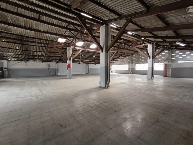 Bodega en arriendo en Perpetuo Socorro, Medellín, 600 m² · foto 11 de 14