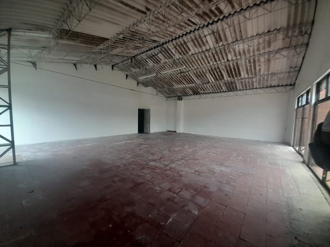 Bodega en arriendo en Laureles, Medellín, 200 m² · foto 5 de 15