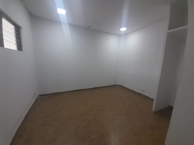 Bodega en arriendo en Laureles, Medellín, 200 m² · foto 8 de 15