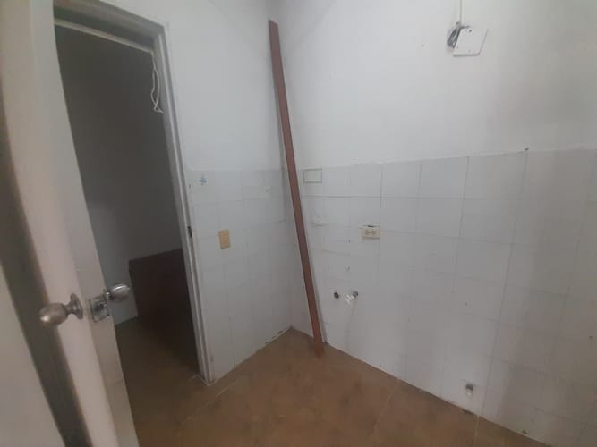 Bodega en arriendo en Laureles, Medellín, 200 m² · foto 9 de 15