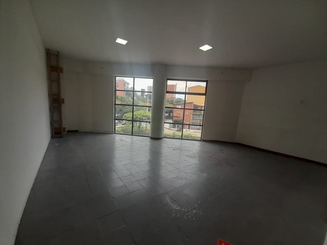 Bodega en arriendo en Laureles, Medellín, 200 m² · foto 10 de 15