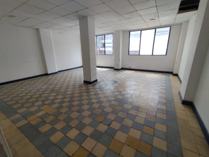 Oficina en arriendo en La Candelaria, Medellín, 85 m² · foto 4 de 12