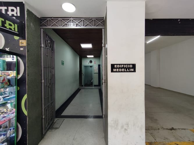 Oficina en arriendo en La Candelaria, Medellín, 85 m² · foto 10 de 12
