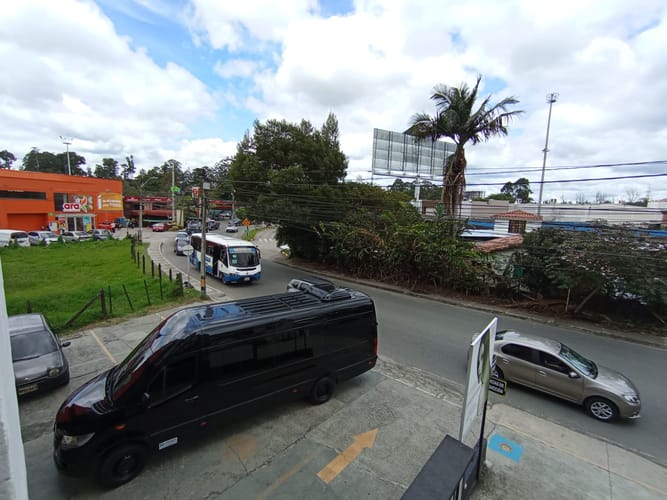 Oficina en arriendo en El Porvenir, Rionegro, 33 m² · foto 2 de 11