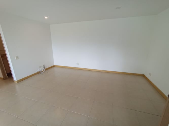 Apartamento de 3 alcobas en arriendo en Loma De La Doctora, Sabaneta, 87 m² · foto 2 de 17