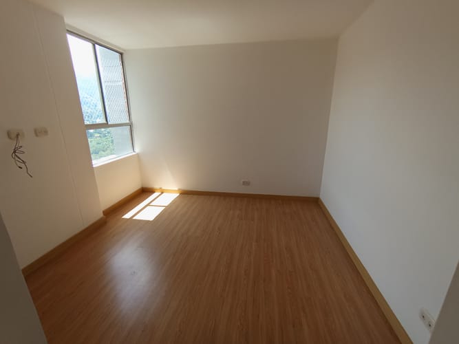 Apartamento de 3 alcobas en arriendo en Loma De La Doctora, Sabaneta, 87 m² · foto 10 de 17
