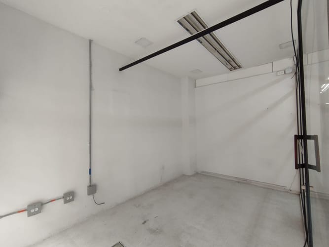 Local en arriendo en Simon Bolivar Sb (Centro), Copacabana, 13 m² · foto 2 de 7