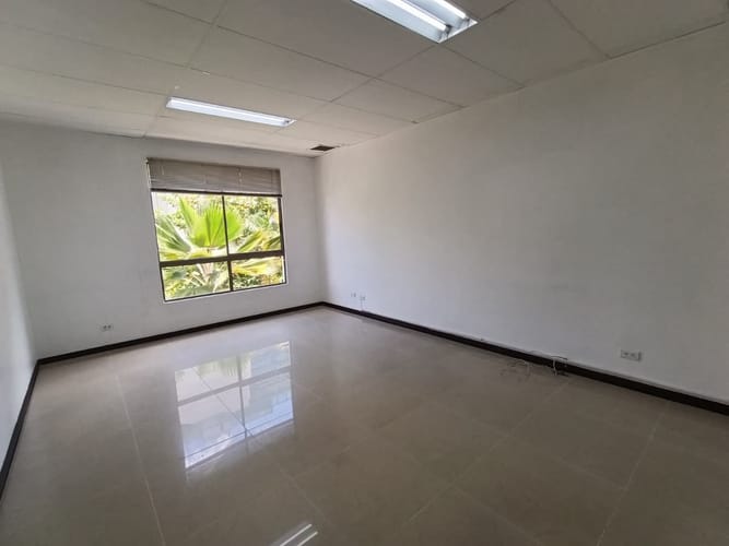 Oficina en arriendo en La Ceja, 35 m² · foto 2 de 10
