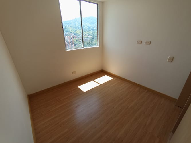 Apartamento de 3 alcobas en arriendo en Loma De La Doctora, Sabaneta, 87 m² · foto 13 de 17
