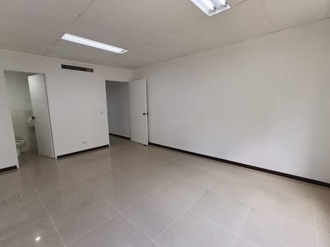 Oficina en arriendo en La Ceja, 35 m² · foto 6 de 10