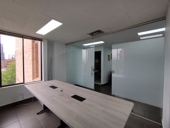 Oficina en arriendo en La Ceja, 37 m² · foto 2 de 4