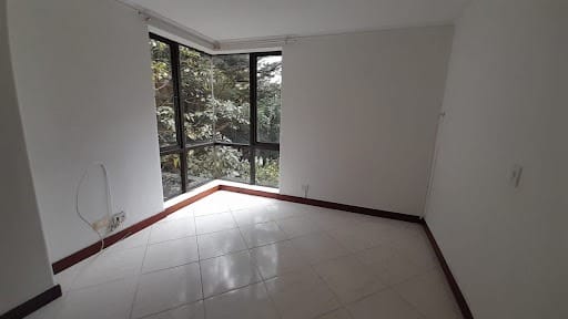 Apartamento de 3 alcobas en arriendo en Urbanización Las Cumbres, Medellín, 187 m² · foto 4 de 13