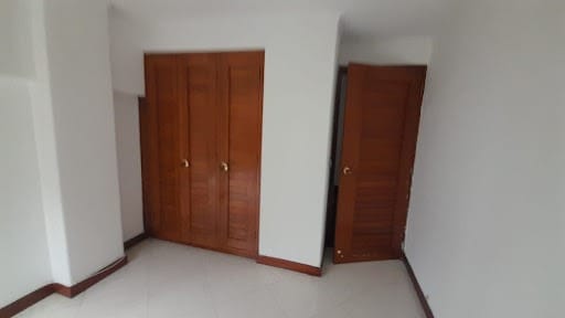 Apartamento de 3 alcobas en arriendo en Urbanización Las Cumbres, Medellín, 187 m² · foto 6 de 13
