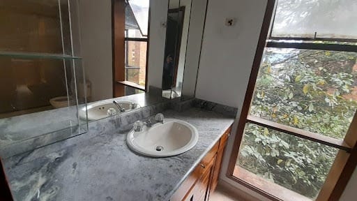 Apartamento de 3 alcobas en arriendo en Urbanización Las Cumbres, Medellín, 187 m² · foto 7 de 13