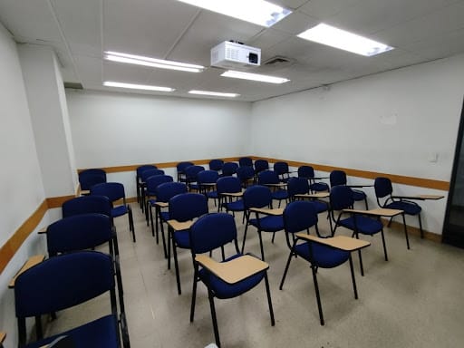 Oficina en arriendo en La Candelaria, Medellín, 235 m² · foto 2 de 20