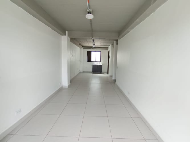Oficina en arriendo en El Porvenir, Rionegro, 33 m² · foto 2 de 11