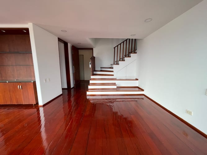 Apartamento de 3 alcobas en arriendo en Belén, Medellín, 225 m² · foto 2 de 20