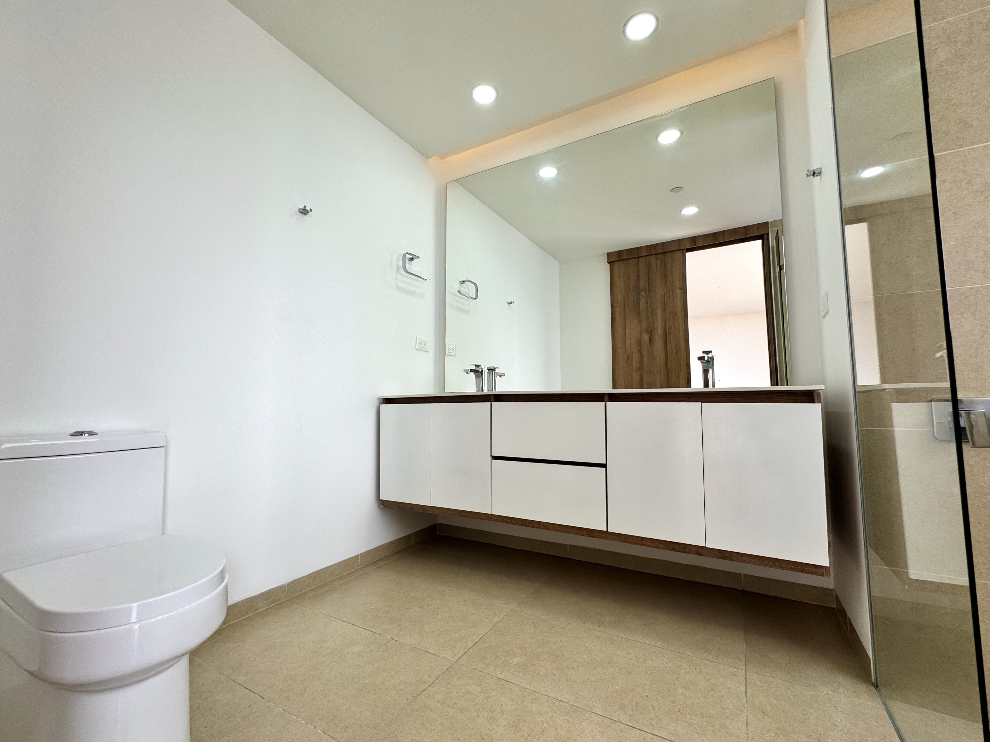 Apartamento en arriendo en El Poblado, Medellín · foto 7 de 19