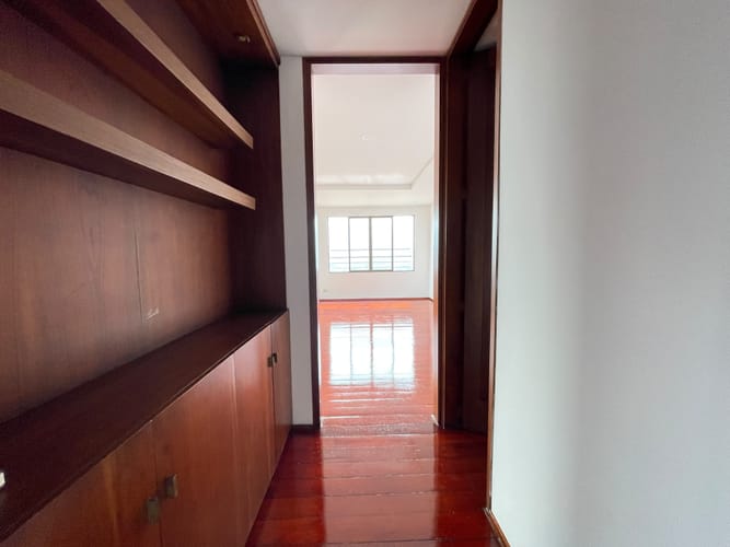Apartamento de 3 alcobas en arriendo en Belén, Medellín, 225 m² · foto 3 de 20