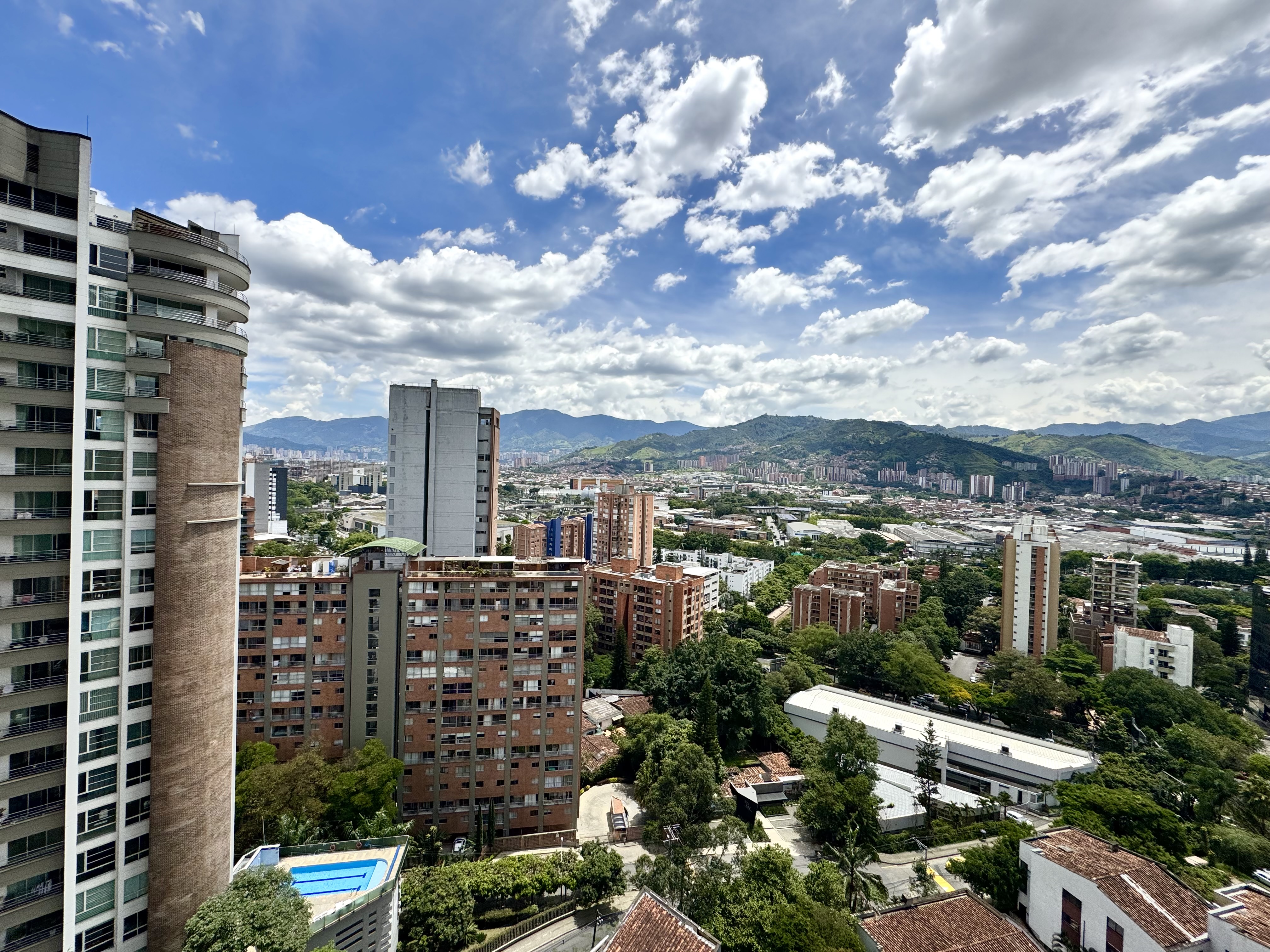 Apartamento en arriendo en El Poblado, Medellín · foto 11 de 19