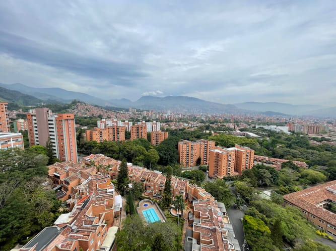Apartamento de 3 alcobas en arriendo en Belén, Medellín, 225 m² · foto 8 de 20