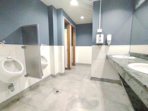 Oficina en arriendo en Zona Industrial No. 2, Itagüí, 2511 m² · foto 11 de 20