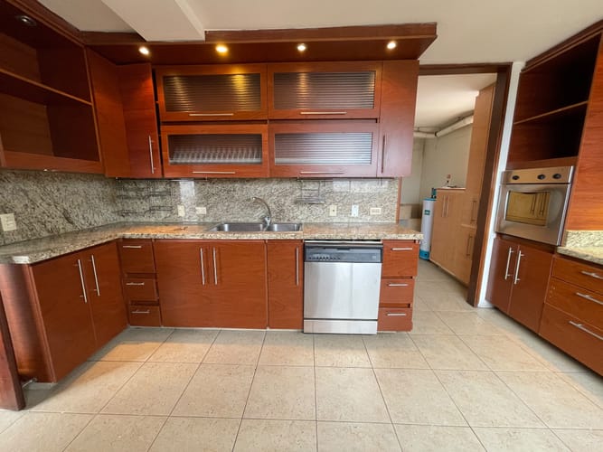 Apartamento de 3 alcobas en arriendo en Belén, Medellín, 225 m² · foto 10 de 20