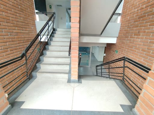 Oficina en arriendo en Zona Industrial No. 2, Itagüí, 2511 m² · foto 17 de 20