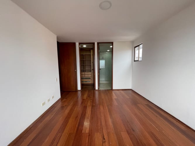 Apartamento de 3 alcobas en arriendo en Belén, Medellín, 225 m² · foto 13 de 20