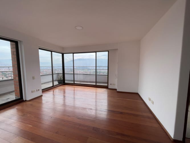 Apartamento de 3 alcobas en arriendo en Belén, Medellín, 225 m² · foto 18 de 20
