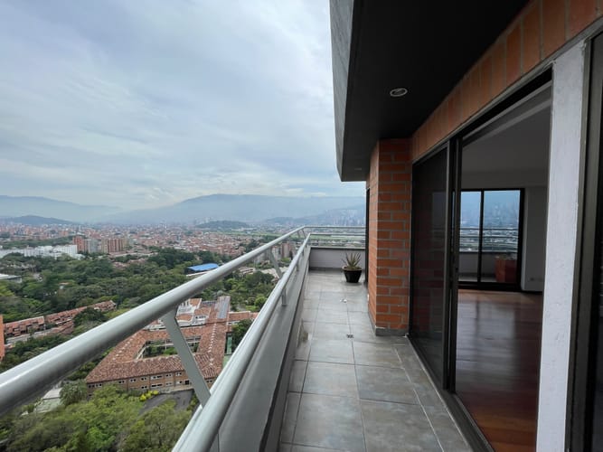 Apartamento de 3 alcobas en arriendo en Belén, Medellín, 225 m² · foto 20 de 20